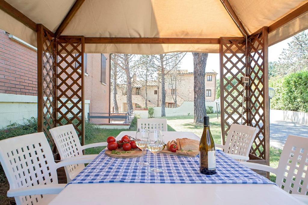 Azienda Agricola E Agriturismo Vallorsi Terricciola Buitenkant foto